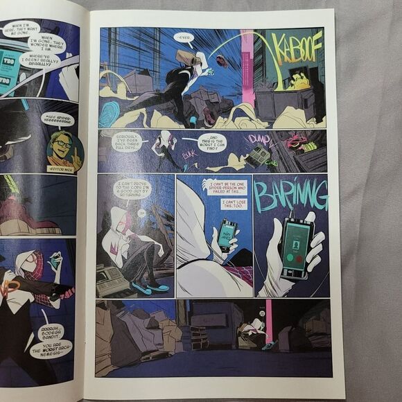 Spider-Gwen #1 Variant edition Marvel comic - first issue April 2015 good cond - Picture 9 of 13